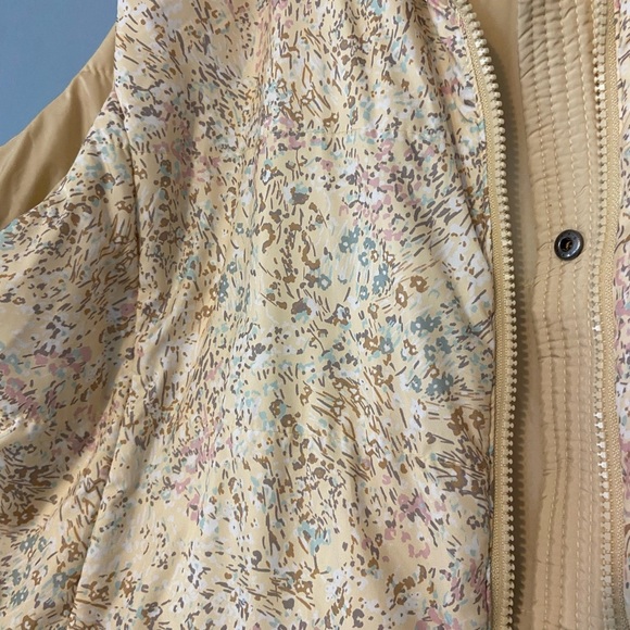 Penningtons Cream reversible vest. - Picture 3 of 5